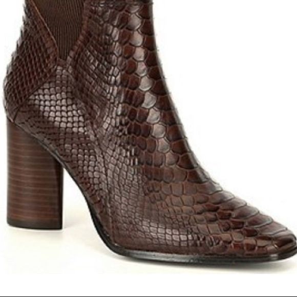 Donald Pliner, the Gell Snake Print - Picture 5 of 9